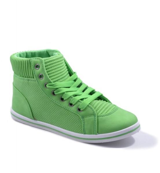 12 Paar Damen Sneaker Schnürschuhe Lederimitat Shoes 3 Farben nur 8,90 Euro