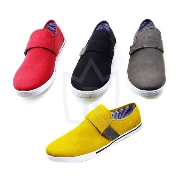 Herren Slipper Schuhe Farbig Gr. 40-45 je 7,50 EUR
