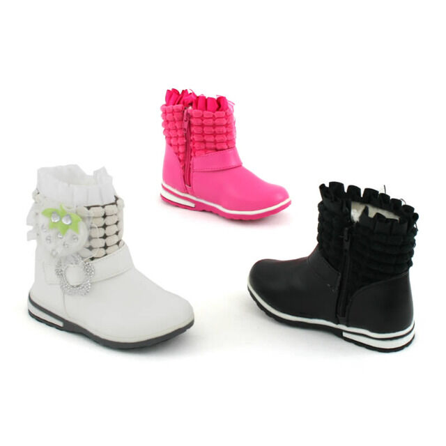 Mädchen Stiefel Schuhe Boots Gr. 26-30 je 7,50 EUR
