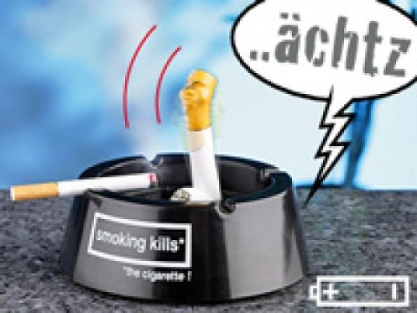 Fluppy hustender Aschenbecher