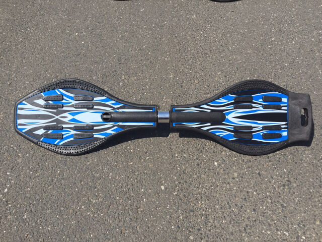 Waveboard inkl. Tasche und LED Rollen fertig montiert in 4Farben: Blau, Gelb, Grün und Rot