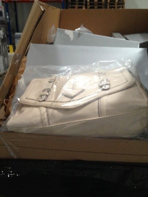 Taschen Neuware (Adidas, Levi's, Puma, O'Neill, Rochas)