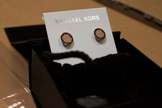 Schmuck: Ringe, Ohrringe, Halsketten, Armbänder usw. Markenprodukte