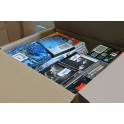 Mischkartons: Original CDs, DVDs, Blurays und Platten mit Musik aller Art