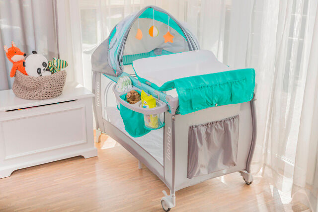 Lionelo Sven Plus Baby Reisebett mit Wickeltisch braun Kinderbett Babybett Bett Kind Kinder Baby Babies Eltern Vater Mutter Schlafen 