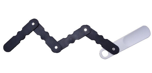 Faltbarer Schuhlöffel aus leichten Kunststoff