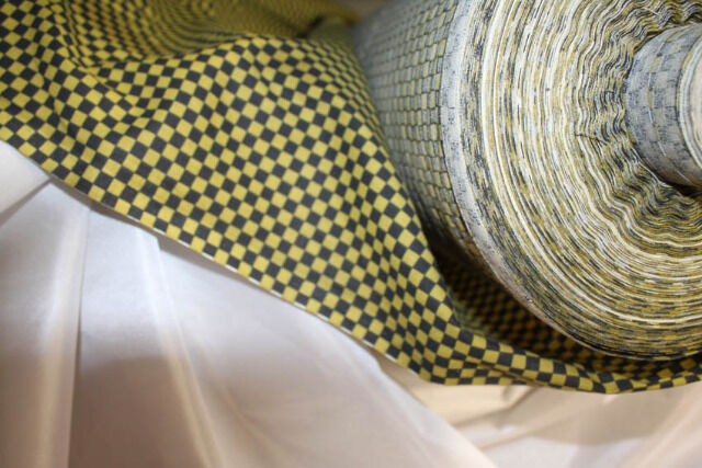 Stoff 1,40 m breit kleines Karo 0,7 x 0,7 cm schwarz gelb