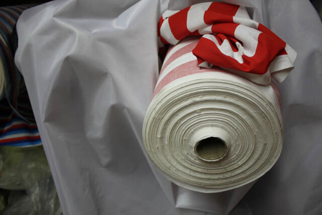 Stoff 1,40 m breit Meterware Dekostoff Streifen rot weiß