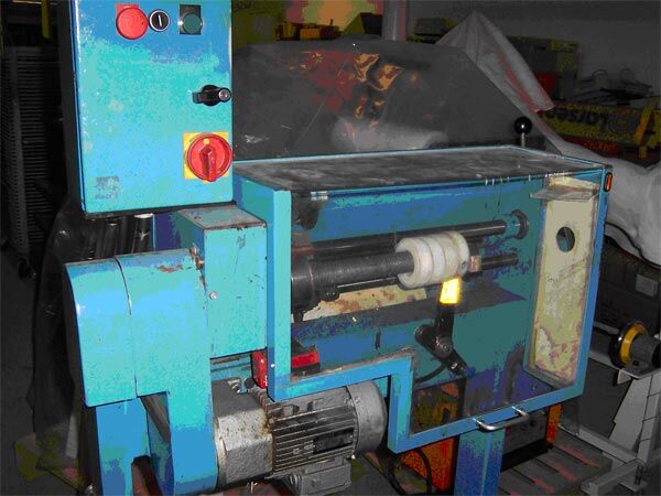Abstech- Rollenschneider Schneidemaschine mit automatischem Aufroller 380V