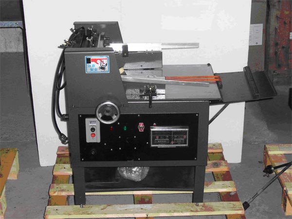 Labelman Modell C250 Rollen Schneidemaschine Schneidmaschine