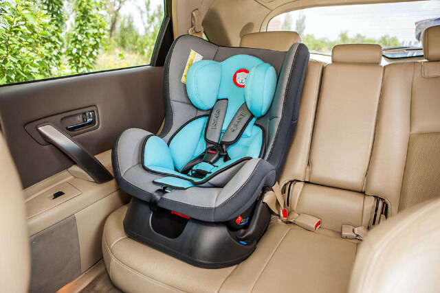 Lionelo Liam Autokindersitz in türkis Autositz Kindersitz 0-18 kg Gruppe 0+/I Reise Urlaub unterwegs Auto KFZ Baby Kind Kleinkind Organizer 