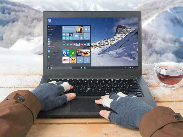 Heated USB gloves for PC or laptop