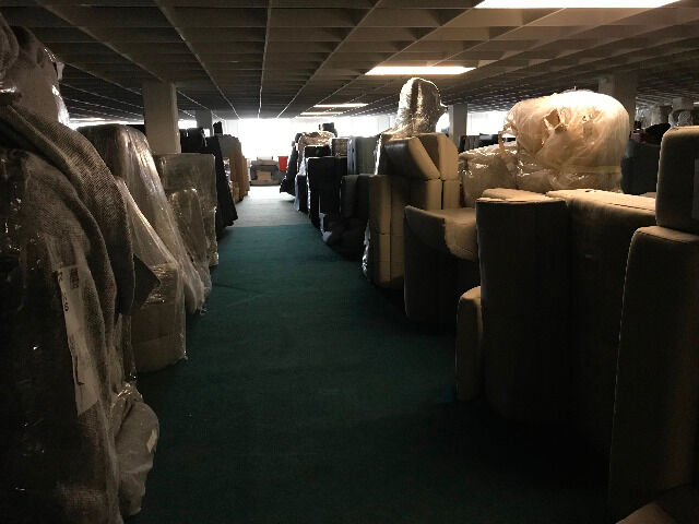 Polstergarnituren Sofas Couches Wohnlandschaften zum Aussuchen/living room sets div. to choose! - Container- -Export-  -LKW weise- 