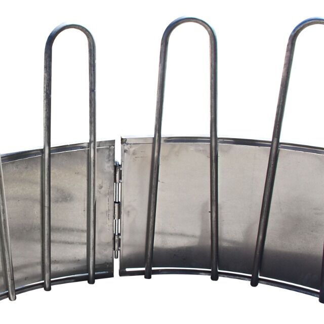 Rundballenraufe mit 15 Futterplätzen