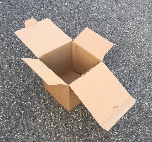 Versandkarton in 1.20B  Innenmaße LxBxH 178x178x205mm 