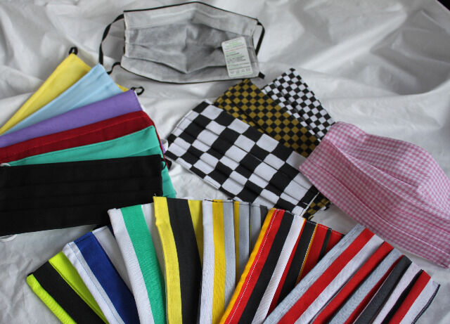 10 Textil Design Maske aus Baumwolle mit zertifiziertem Innenvlies