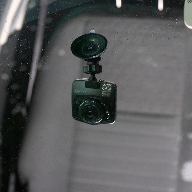 Denver CCT-1210MK2 Auto-Dashcam mit 2,4-Zoll-LCD-Bildschirm Startet und stoppt automatisch mit dem Auto - Auflösung bis zu 720p
