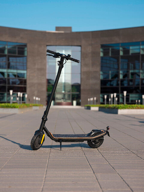 DENVER SCO-85351THOR Elektroroller mit Aluminiumrahmen und aufblasbarem Reifen - 350W Motor Faltbar, leicht