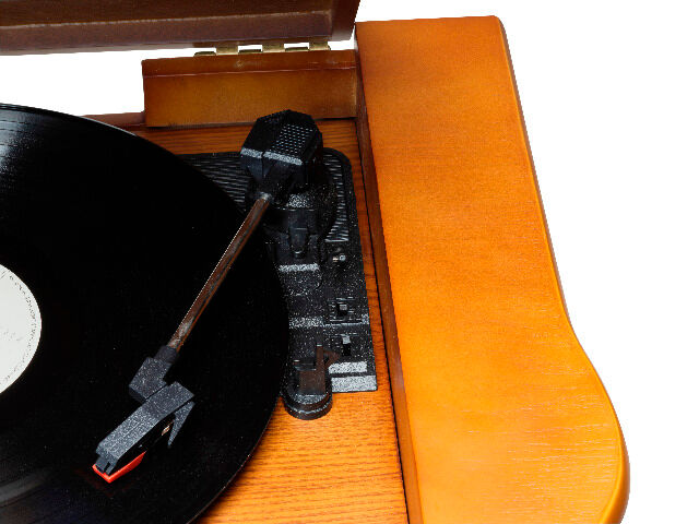 DENVER MCR-50MK3 Retro-Musiksystem mit Plattenspieler, Radio, CD, Kassettendeck und USB-Eingang sowie eingebauten Lautsprechern  USB MP3