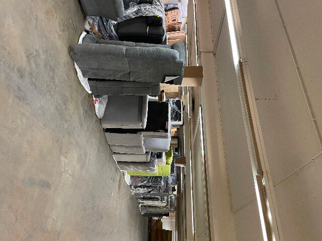 Posten/LKW voll 3-Wahl Sofas Garnituren Polstergarnituren Couches defekt/beschädigt zum Aufarbeiten