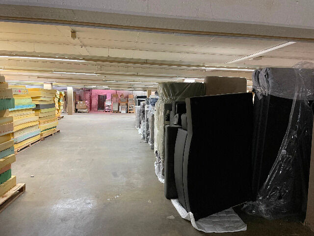 Posten/LKW voll 3-Wahl Sofas Garnituren Polstergarnituren Couches defekt/beschädigt zum Aufarbeiten