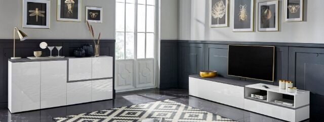 Retourmöbel unsortiert aus Wohn und Badbereich