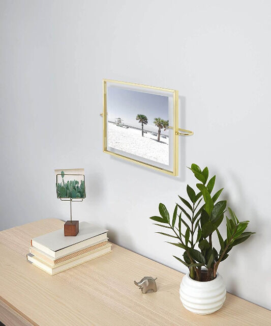 Umbra Phantom 1005428-221 schwebender Wandbilderrahmen Farbe Messing matt