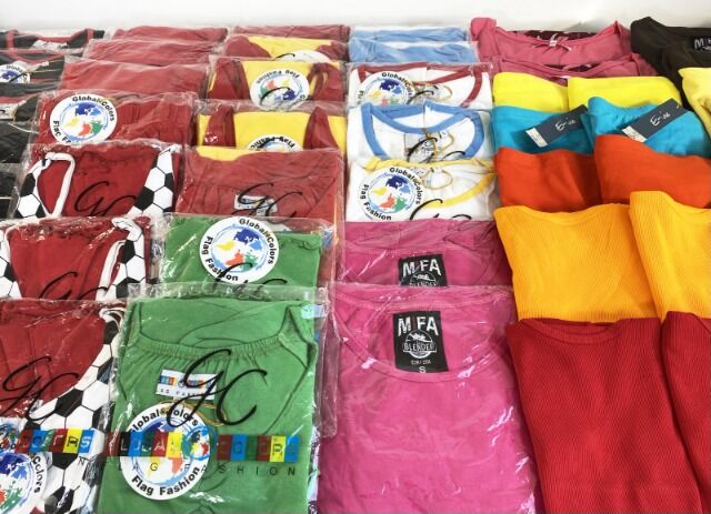 Damen T Shirts Mix, Basic T-Shirts, Tanktops, Langarmshirt, Kurzarm T Shirt, Langarm T-Shirt, Damenkleidung Großhandel Restposten