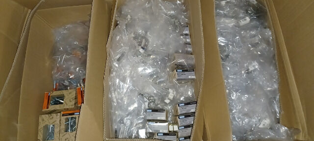 Schrauben / Nägel / Kleineisen Blister einer bekannten Baumarktkette