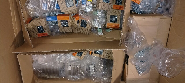 Schrauben / Nägel / Kleineisen Blister einer bekannten Baumarktkette