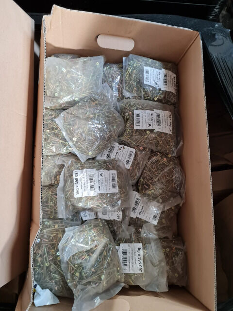  32 pallets of sandpaper, screws etc. from a well-known DIY chain