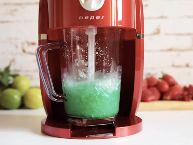 BEPER BG.200Y 2in1 Ice Crusher elektrischer Crushed Ice Maker mit 2 Schnittarten grob & fein Ice Crusher beper BG.200Y Crushed Ice-Maker 