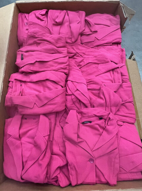 NUR EXPORT: Kilogramm Kleidung - 18 Paletten - Mix Röcke / Blazer für Damen