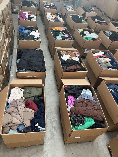 NUR EXPORT: Mixed Kilogramm BC Kleidung (Frauen, Kinder, Männer, Accessoires)