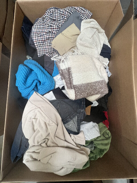 NUR EXPORT: Mixed Kilogramm BC Kleidung (Frauen, Kinder, Männer, Accessoires)