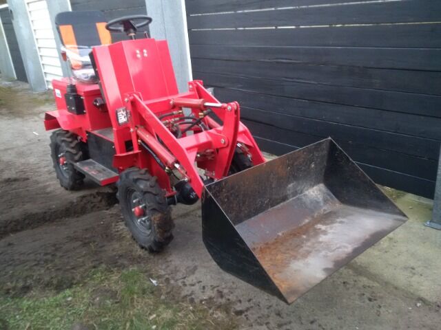 Elektro Hoflader Radlader Wheel Loader  BestLine 450e  mit Schaufel und Palettengabel Hubkraft 450Kg