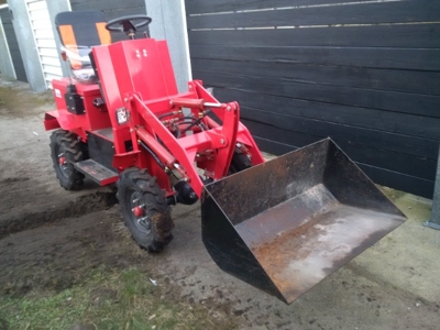 Elektro Hoflader Radlader Wheel Loader  BestLine 450e  mit Schaufel und Palettengabel Hubkraft 450Kg