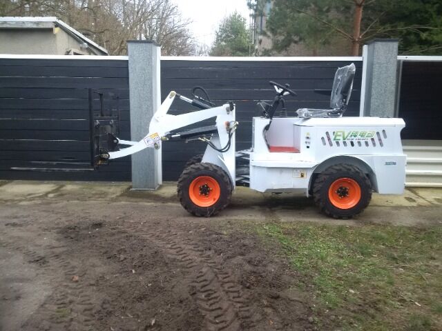  Elektro Hoflader Radlader Wheel Loader BestLine 650e  mit Schaufel und Palettengabel Hubkraft 650Kg 
