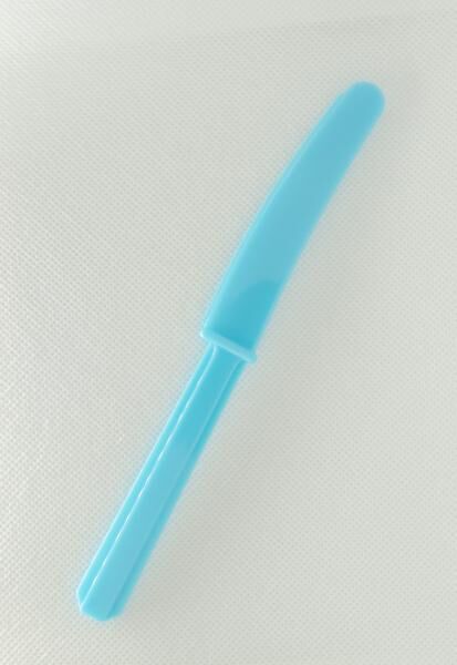 Amscan 20 sturdy plastic knives in blue Party