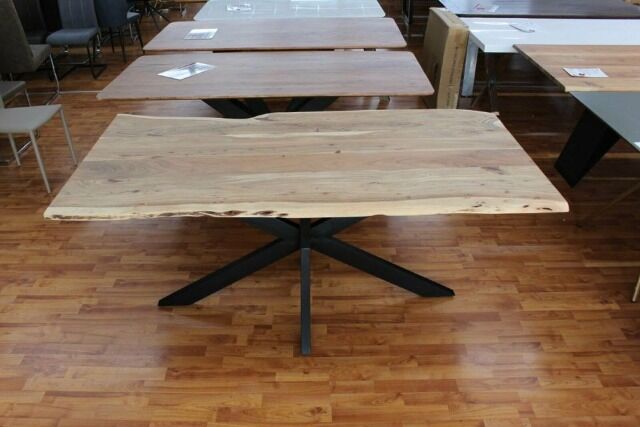 Esstisch + Massivholz Akazie + Baumkante + Metall Gestell 180x90cm 