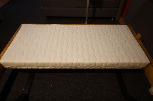 Matratze Bett 140x200cm + Kaltschaum Matratze + Neu auf Lager