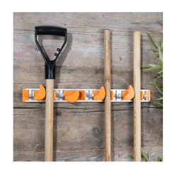 GERÄTELEISTE ZUR IDEALEN AUFBEWAHRUNG VON GARTENGERÄTEN