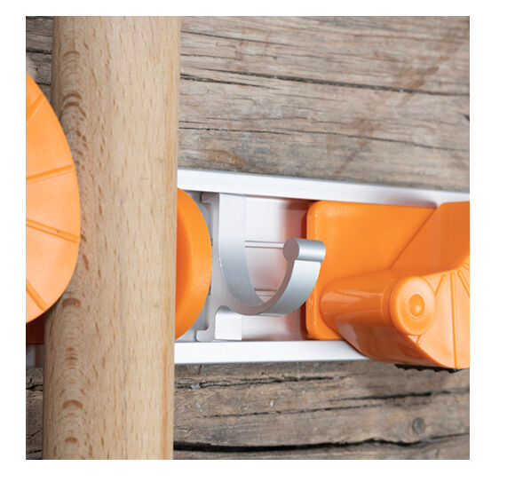 GERÄTELEISTE ZUR IDEALEN AUFBEWAHRUNG VON GARTENGERÄTEN