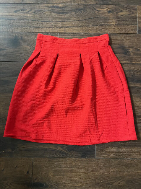 NUR EXPORT: Kilogramm Kleidung - 18 Paletten - Mix Röcke / Blazer für Damen