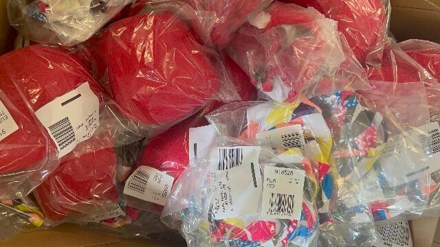 Stock-Kleidung im Großhandel: stilvoll und erschwinglich