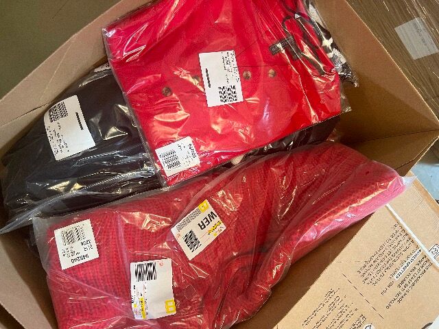 Stock-Kleidung im Großhandel: stilvoll und erschwinglich