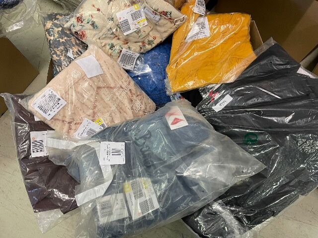 Restposten Palette Textilien, Kleidung, Palettenware, Retouren, A Ware, B2B, Grosshandel, Damen, Herren, Outlet, Mixpaletten, Mischpaletten,