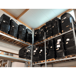 1 Palette Kinder- und Damenkleidung. Markenware. - 112 kg -- Pal. 41620