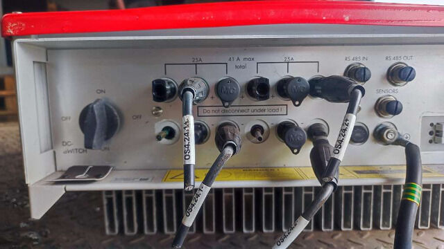 23 KW Wechselrichter - Advanced Energy Refusol