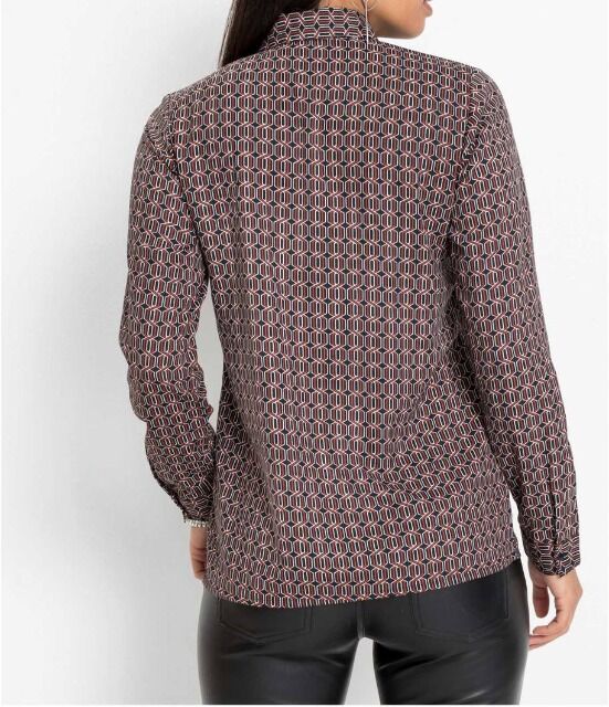 Damenblusen, neues Modell, absolut neu, in verschiedenen Größen erhältlich. Der Artikel ist auf Lager und wird in einer Einheit von 296Stück